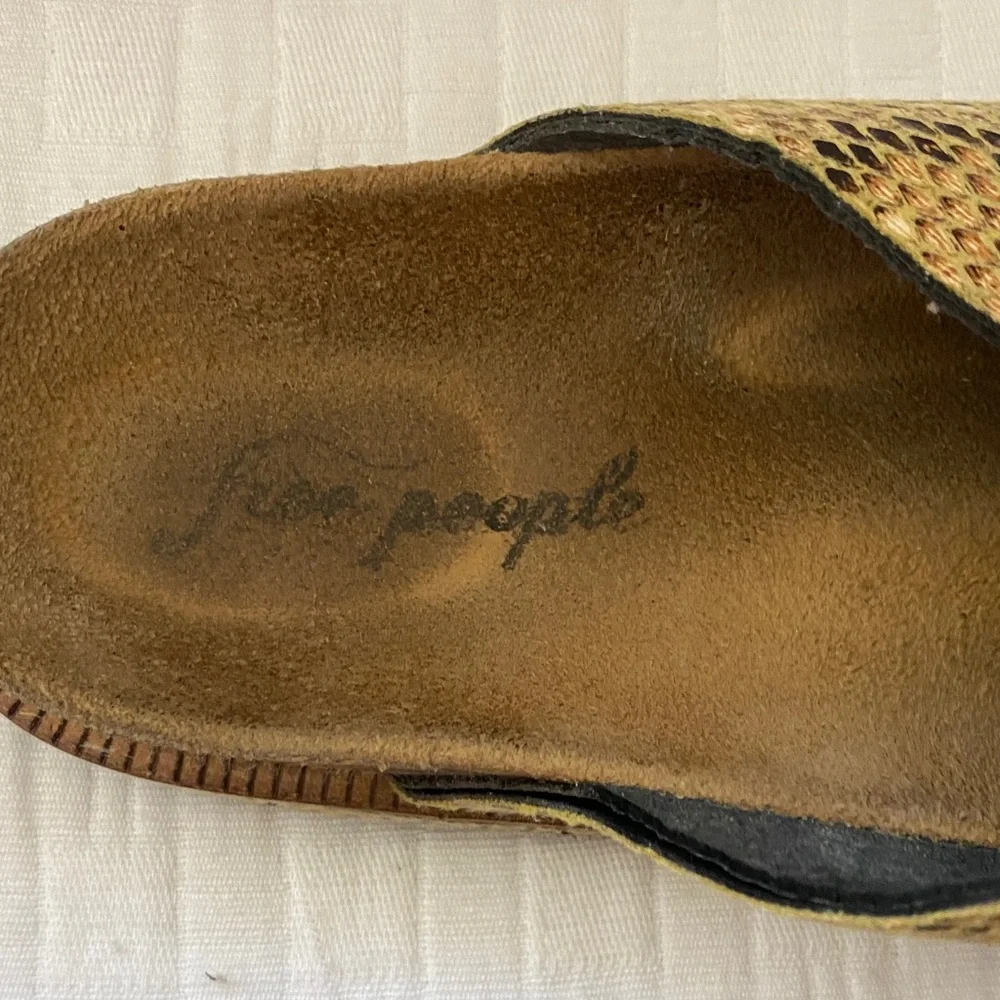 Free People crossover slide